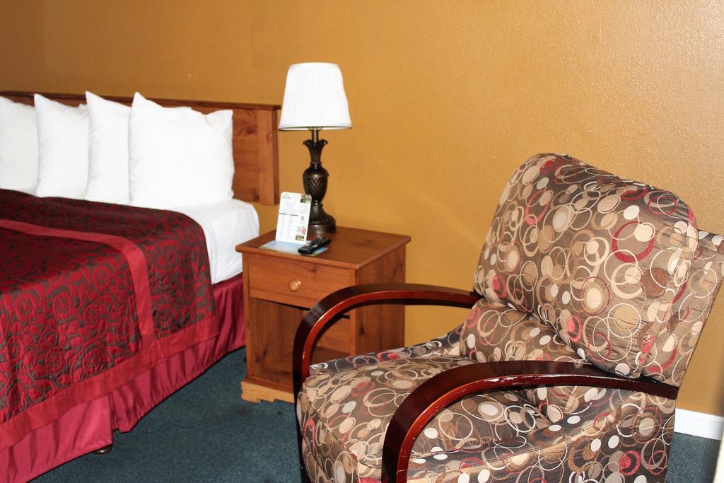 Days Inn By Wyndham Everett Dış mekan fotoğraf