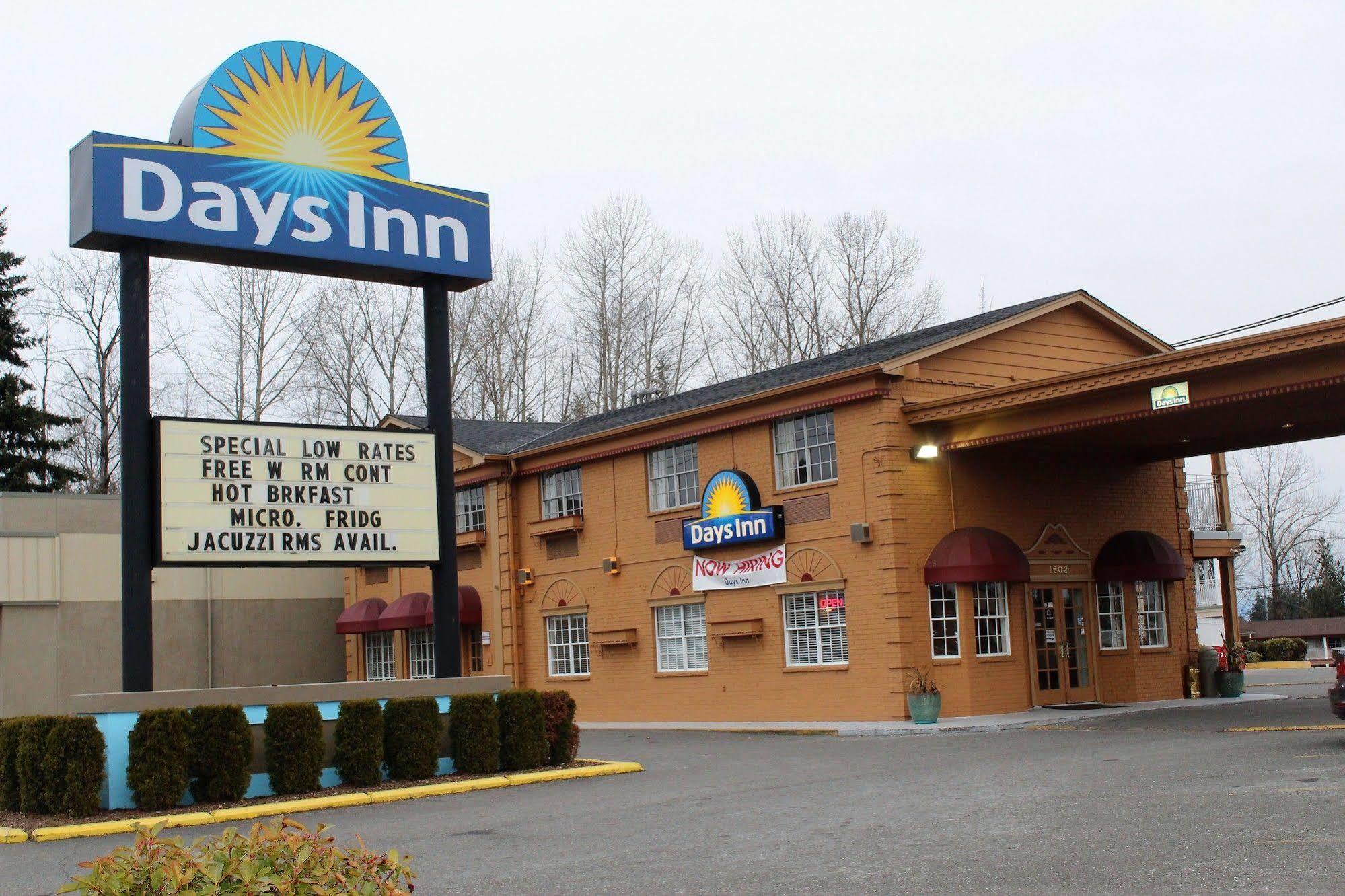 Days Inn By Wyndham Everett Dış mekan fotoğraf
